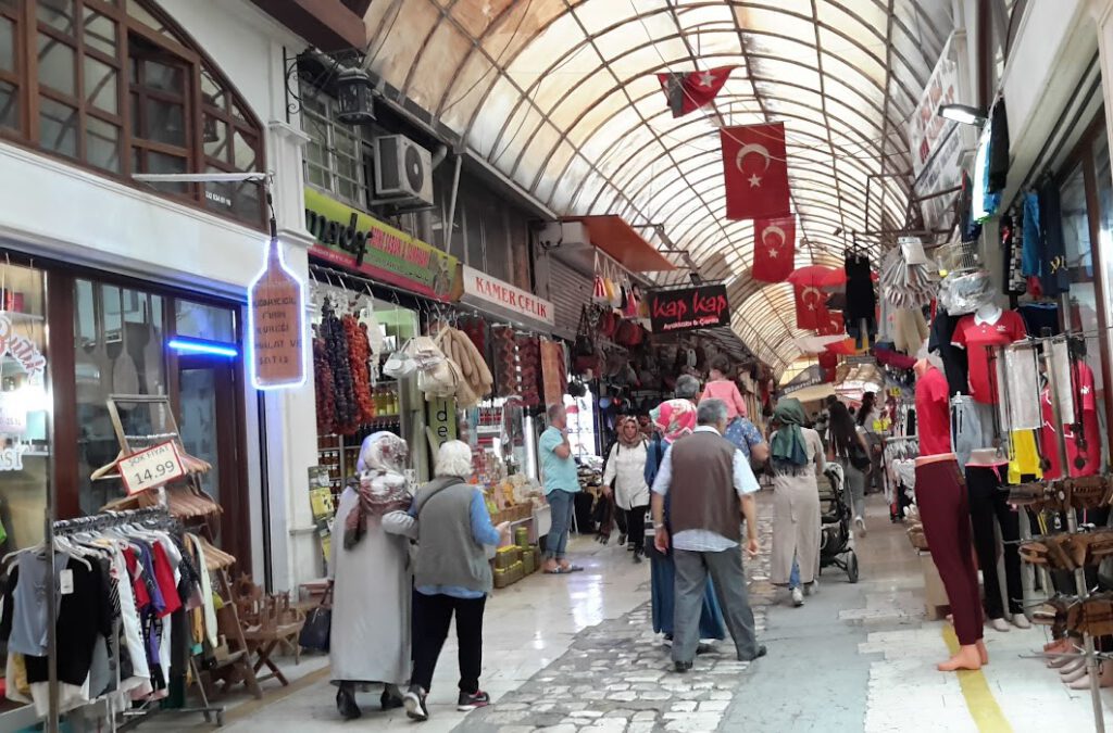 Bazar típico no centro de Antakya